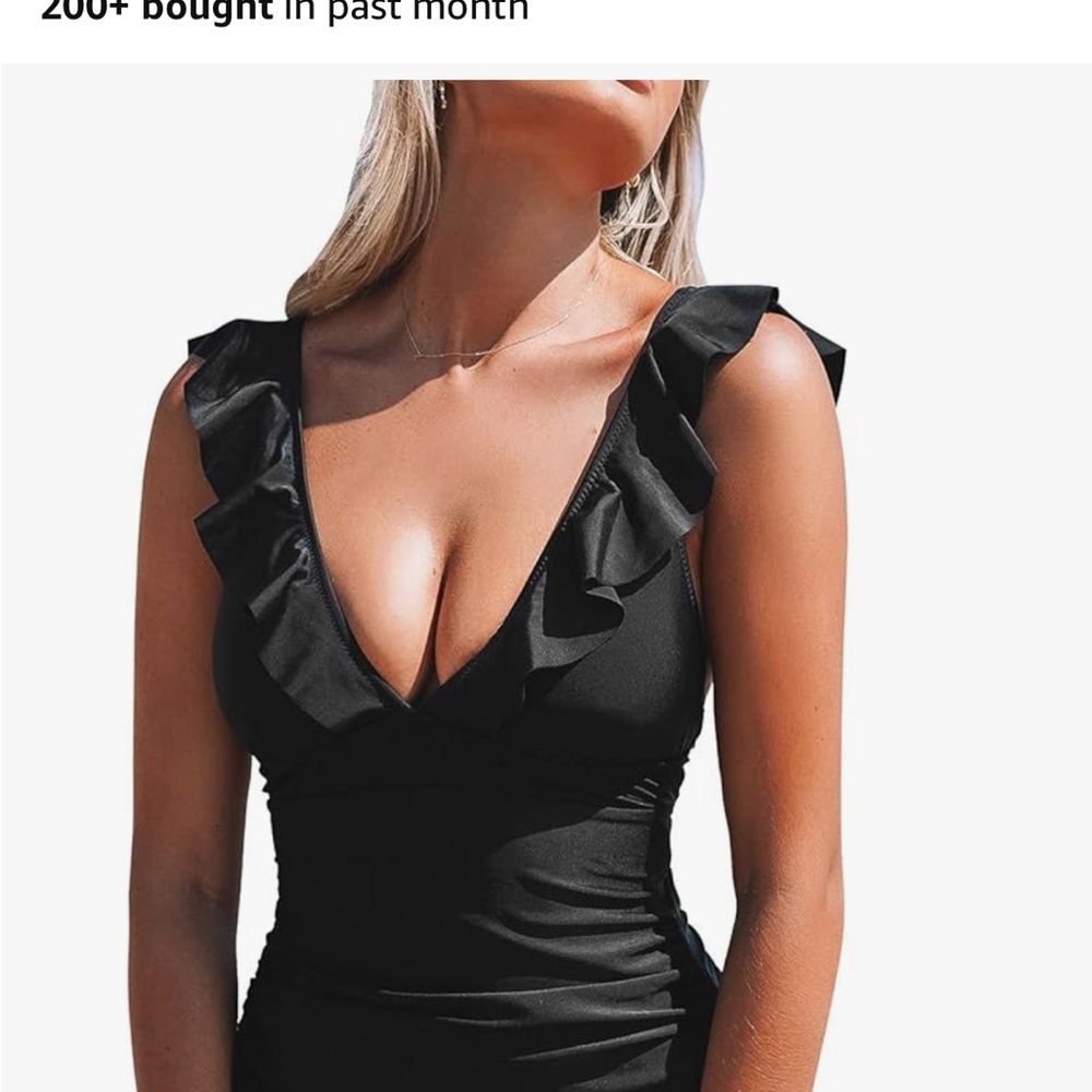 BRAND NEW Cupshe Black V-Neck One Piece Swim